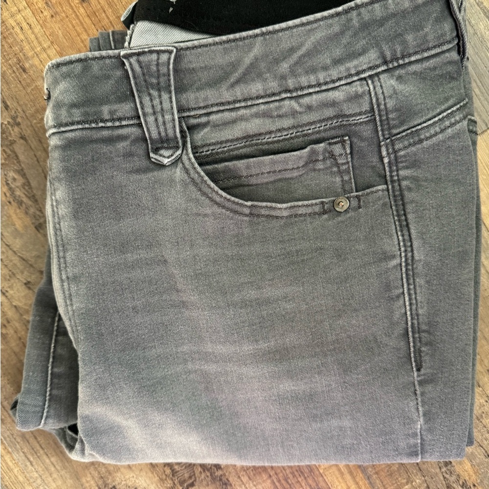 Wit and Wisdom gray wash jeans size 12 VGUC figure sculpting technology